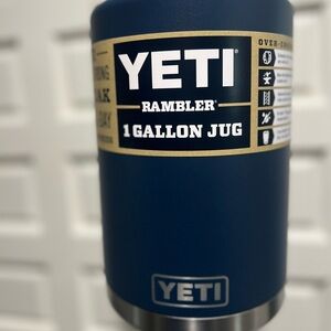 Yeti Rambler 1gallon Jug Navy blue